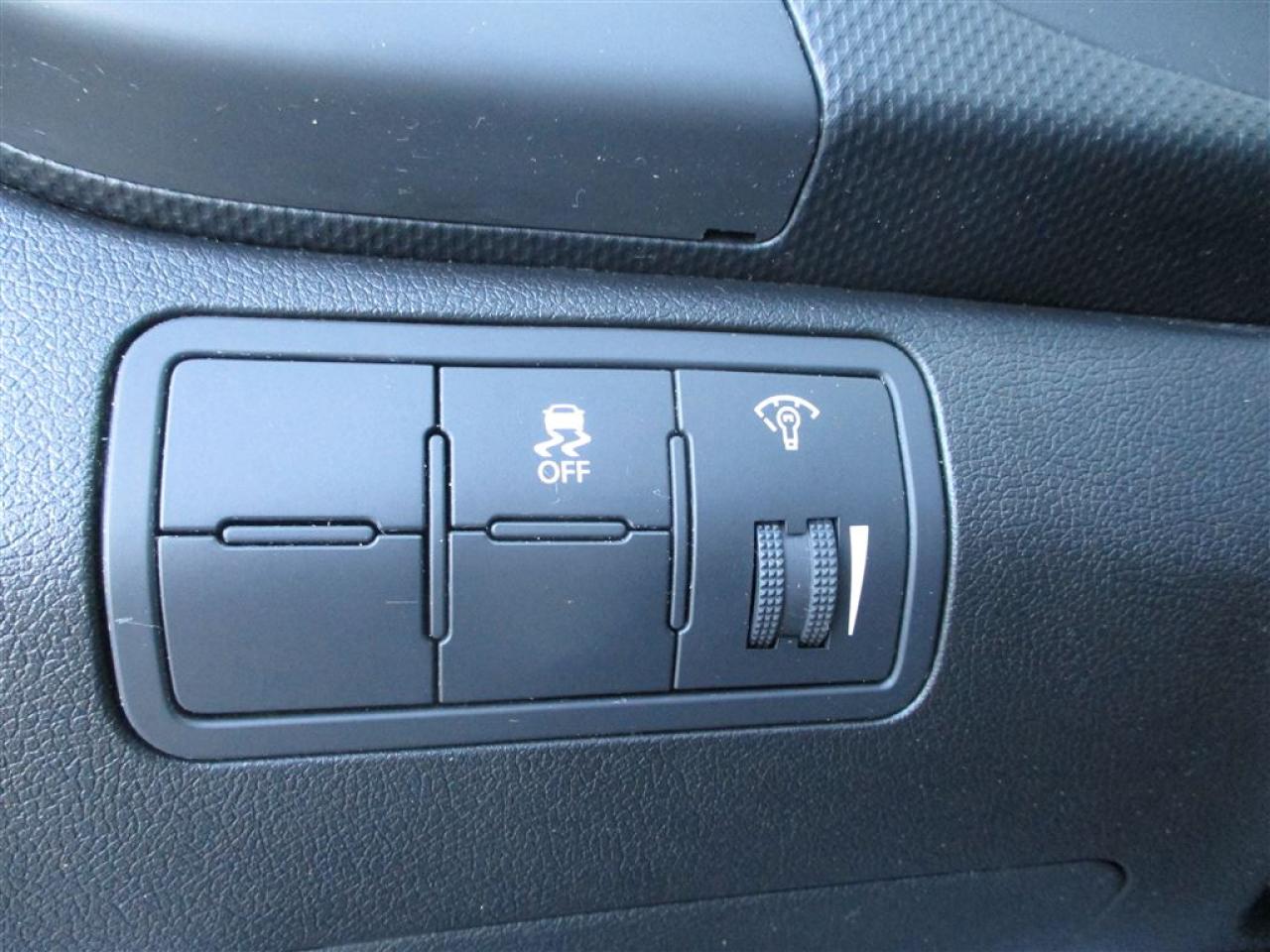 648343