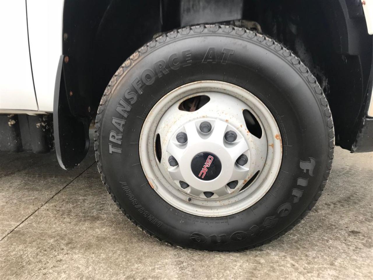 648373