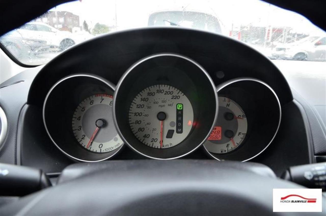 648400