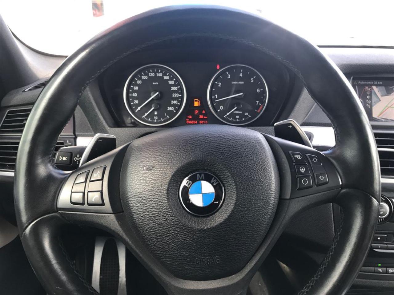 648500