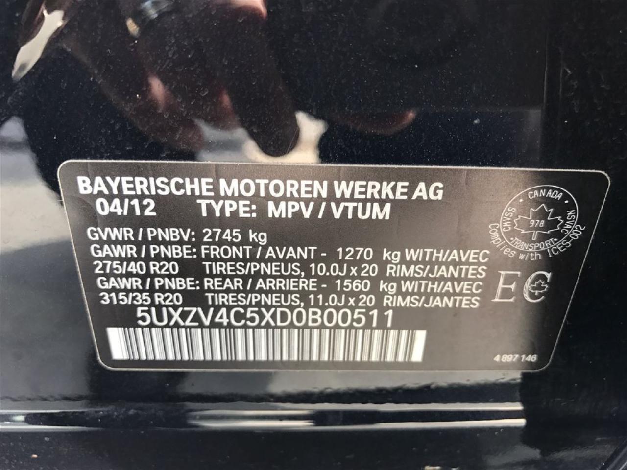 648500