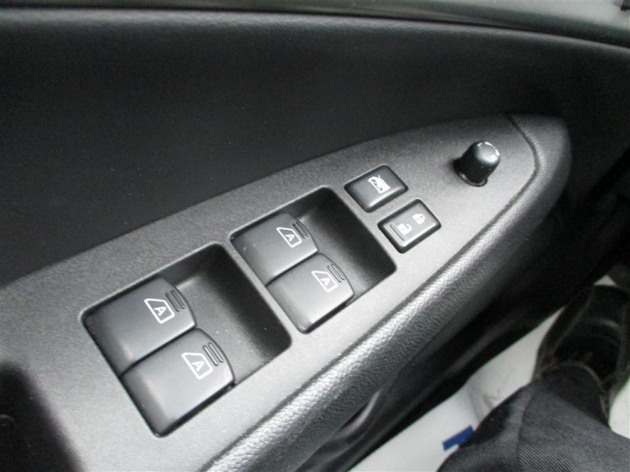 648511