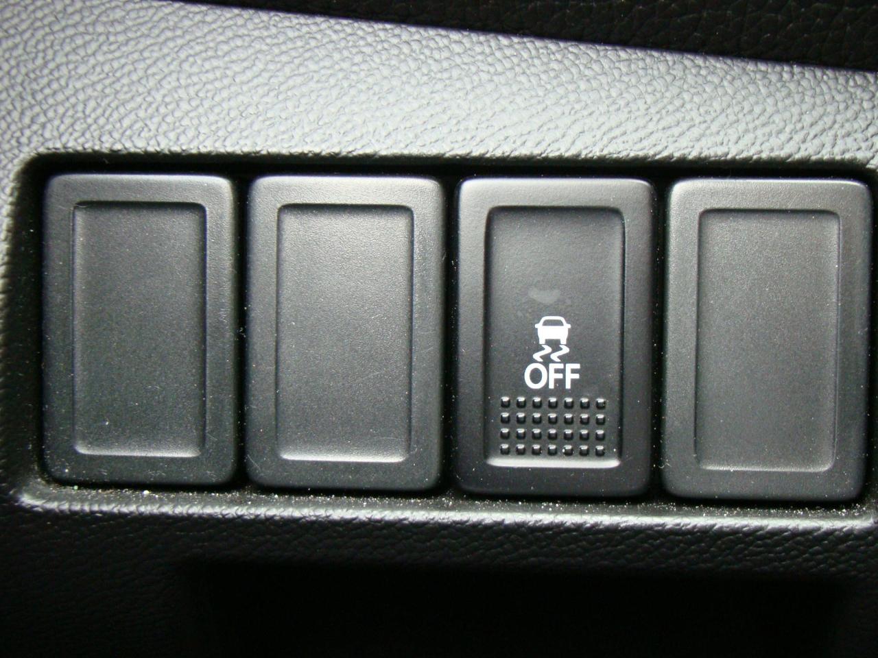 648572