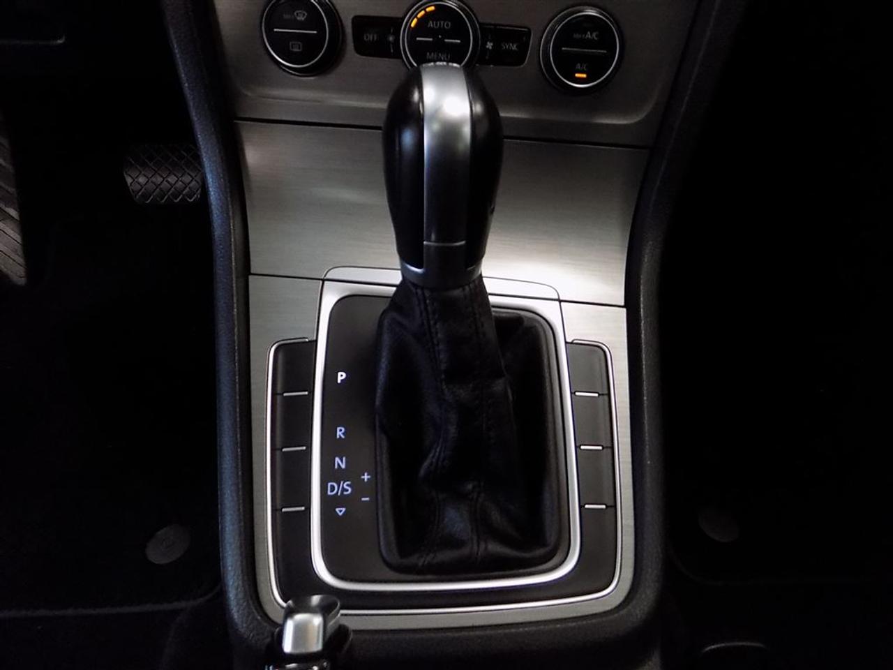 648586.11344261