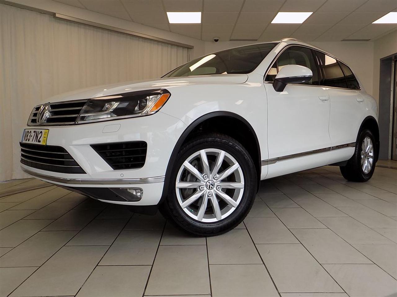 <a href=https://www.dasweltautoestrie.com/occasion/Volkswagen-Touareg-2015.html>https://www.dasweltautoestrie.com/occasion/Volkswagen-Touareg-2015.html</a>

* JAMAIS ACCIDENTE * Bluetooth, Toit Panoramique, Camera de Recul, Sieges Chauffants, Sièges Électriques, Climatisation a 2 Zones Automatique, Mag 18, Remorque, 4Motion, Traction Intégrale, Régulateur de Vitesse, Radio Satellite, Écran Tactile, Phares Antibrouillard, Vitres + Portes Électriques    Vous pouvez nous rejoindre en tout temps. Veuillez communiquer avec lun de nos représentants des ventes qui se fera un plaisir de répondre à vos questions.   Nous avons les prix les plus compétitifs sur le marché.Faites confiance à notre équipe chevronnée, passionnée qui fait preuve dun professionnalisme exemplaire.    1ière, 2ième et 3ième chance au crédit disponible sur place. Venez rencontrer nos professionnels en crédit.    Voici le numéro pour nous joindre la fin de semaine 1-888-460-8259    Das Welt Auto Sherbrooke  4421, Boul.Bourque Sherbrooke  1 (888) 894-9363