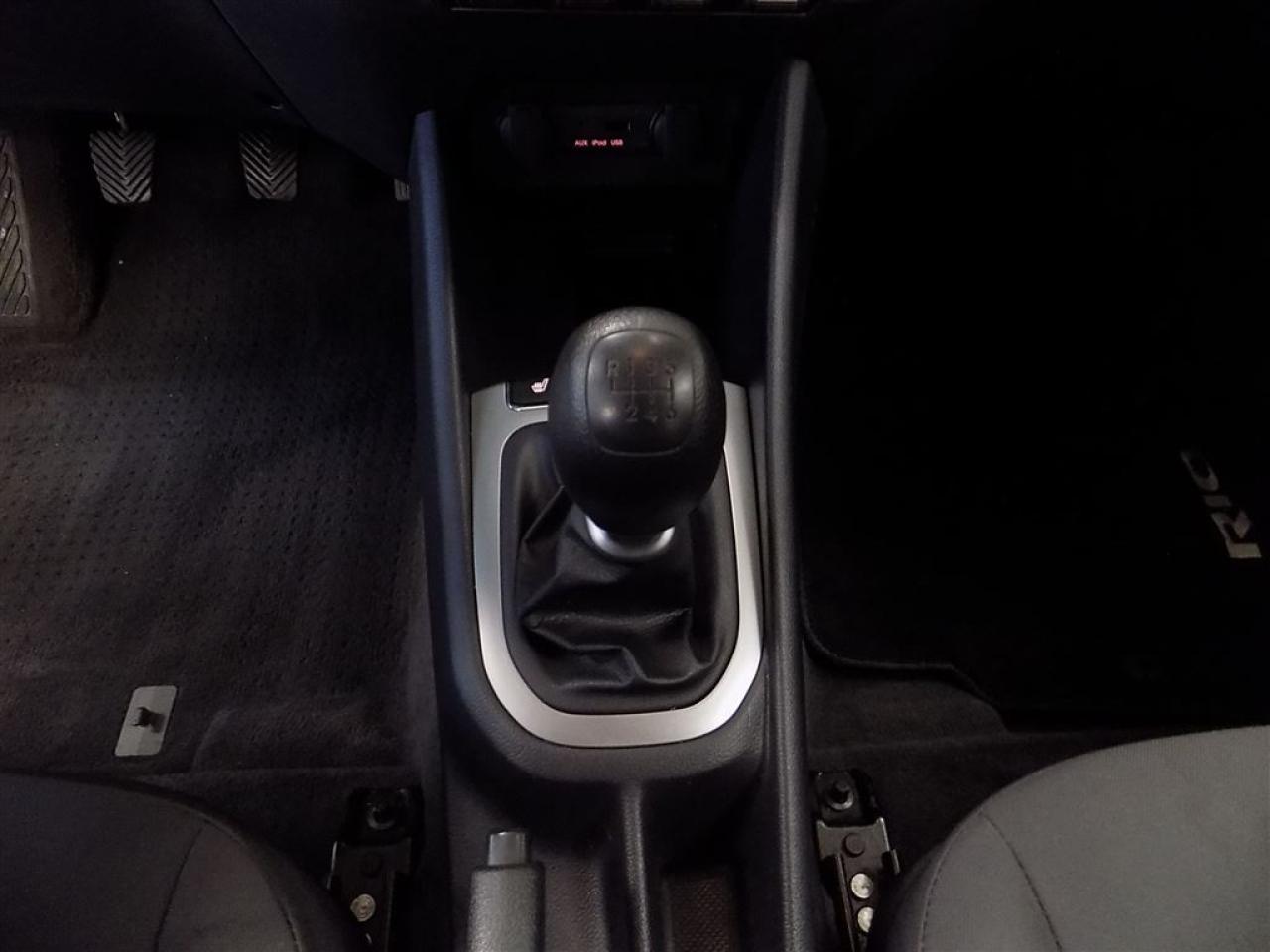 648727