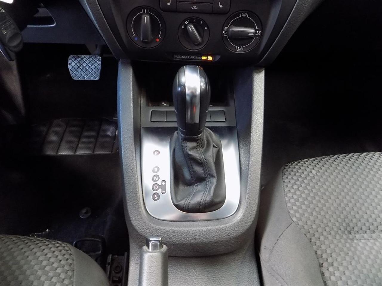 648731