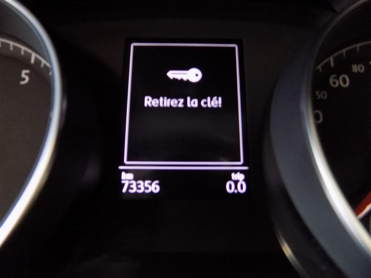 648739.11347360