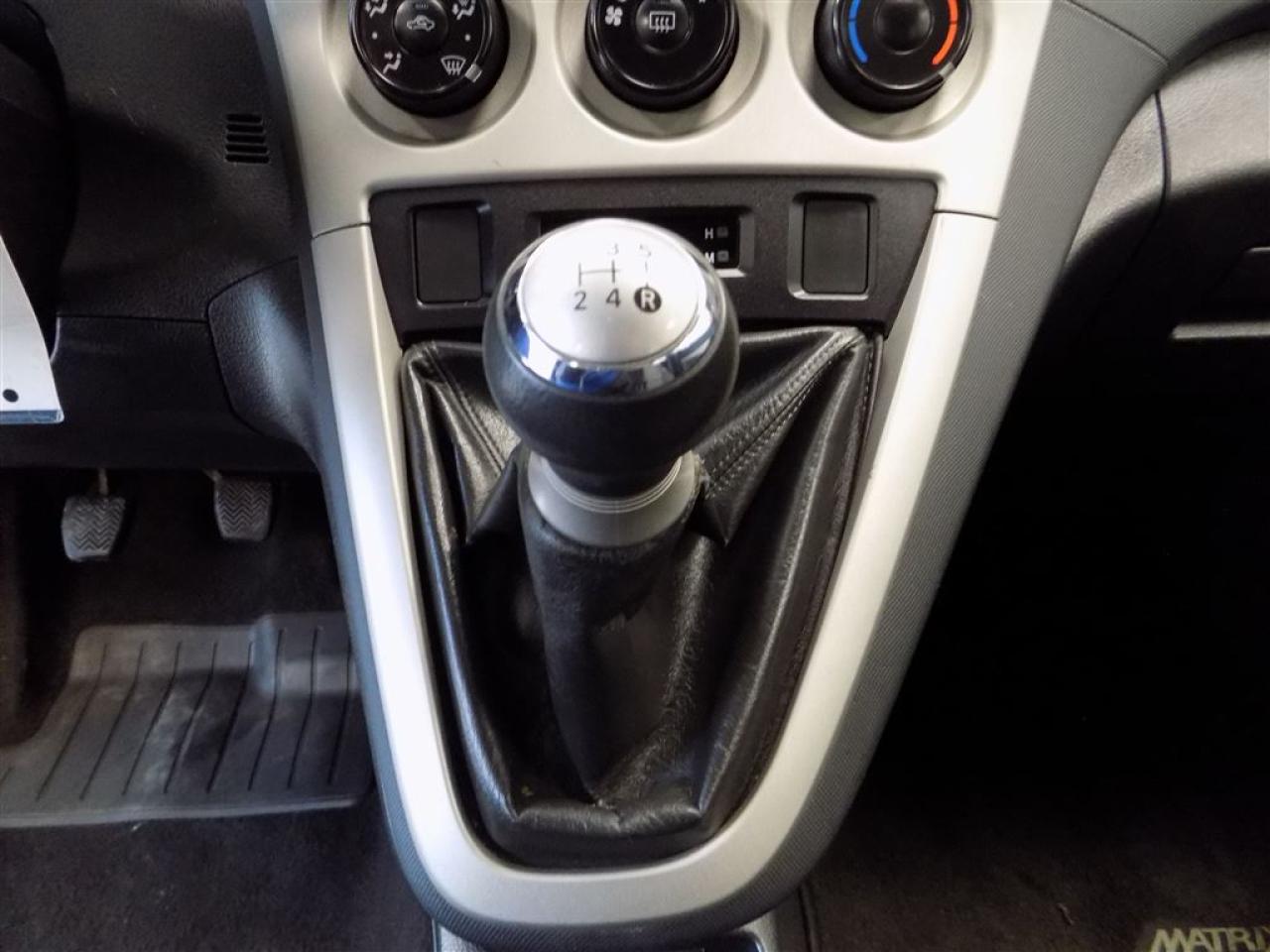 648756