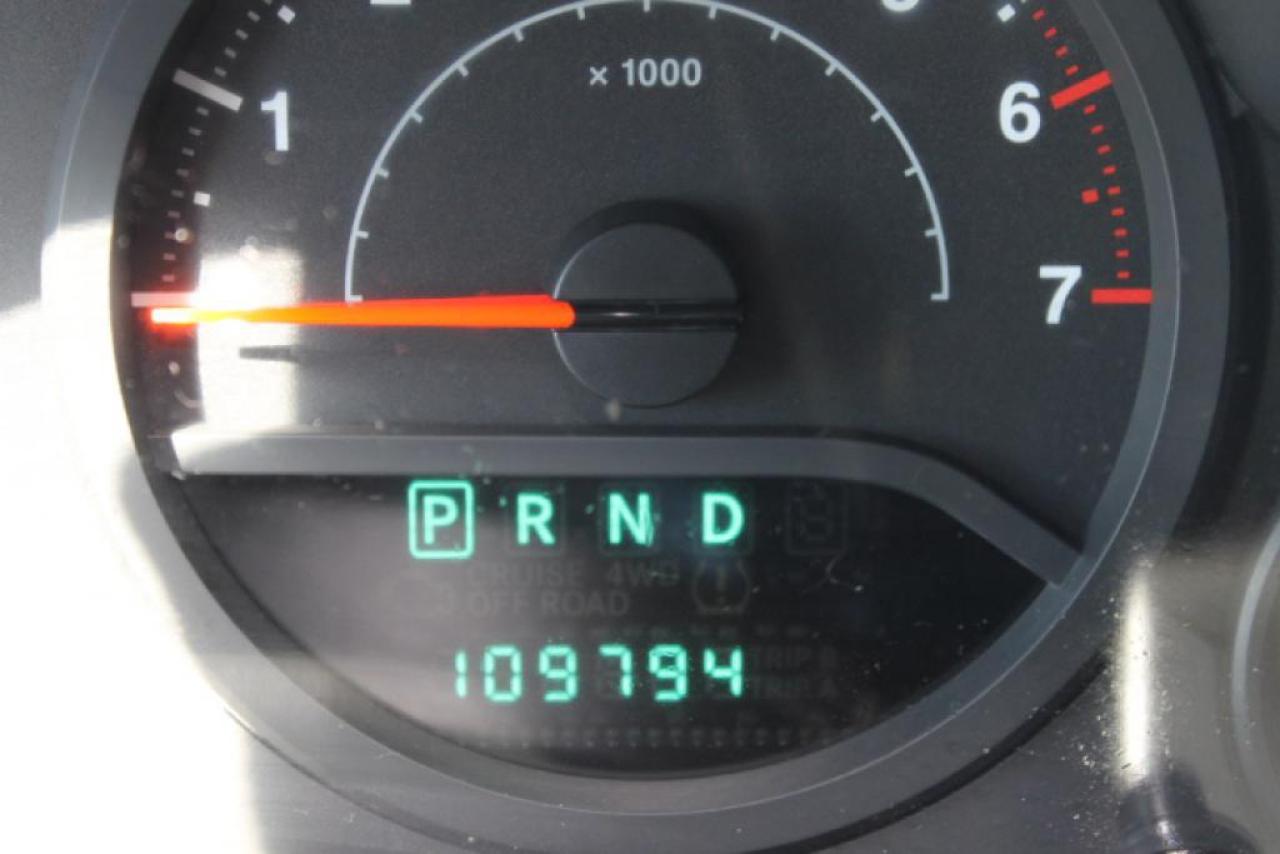 648773