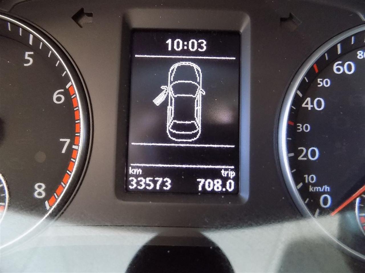 648777