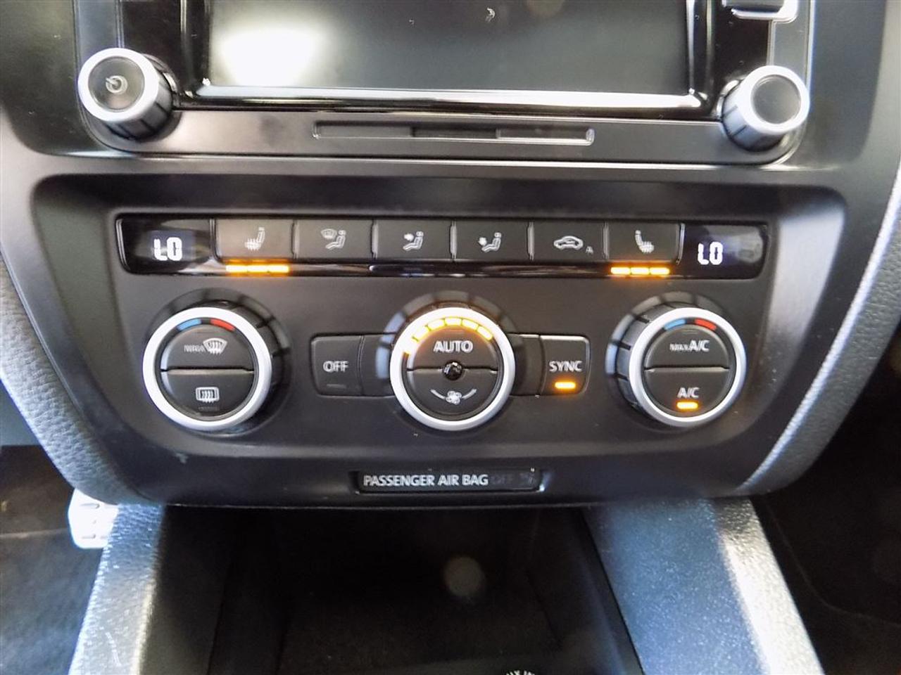 648787.11348351