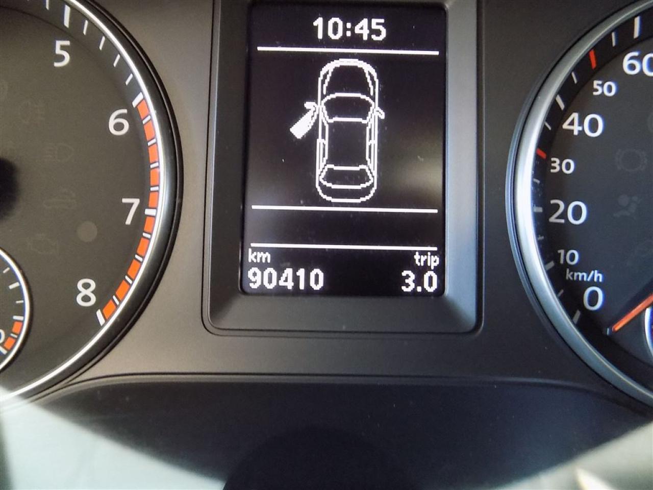 648787