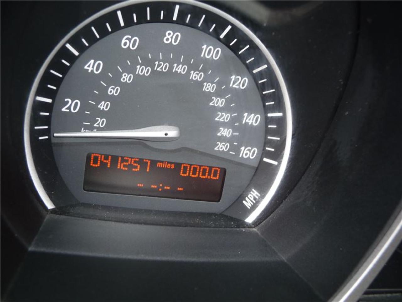 648805
