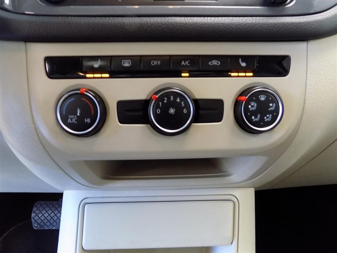 648838