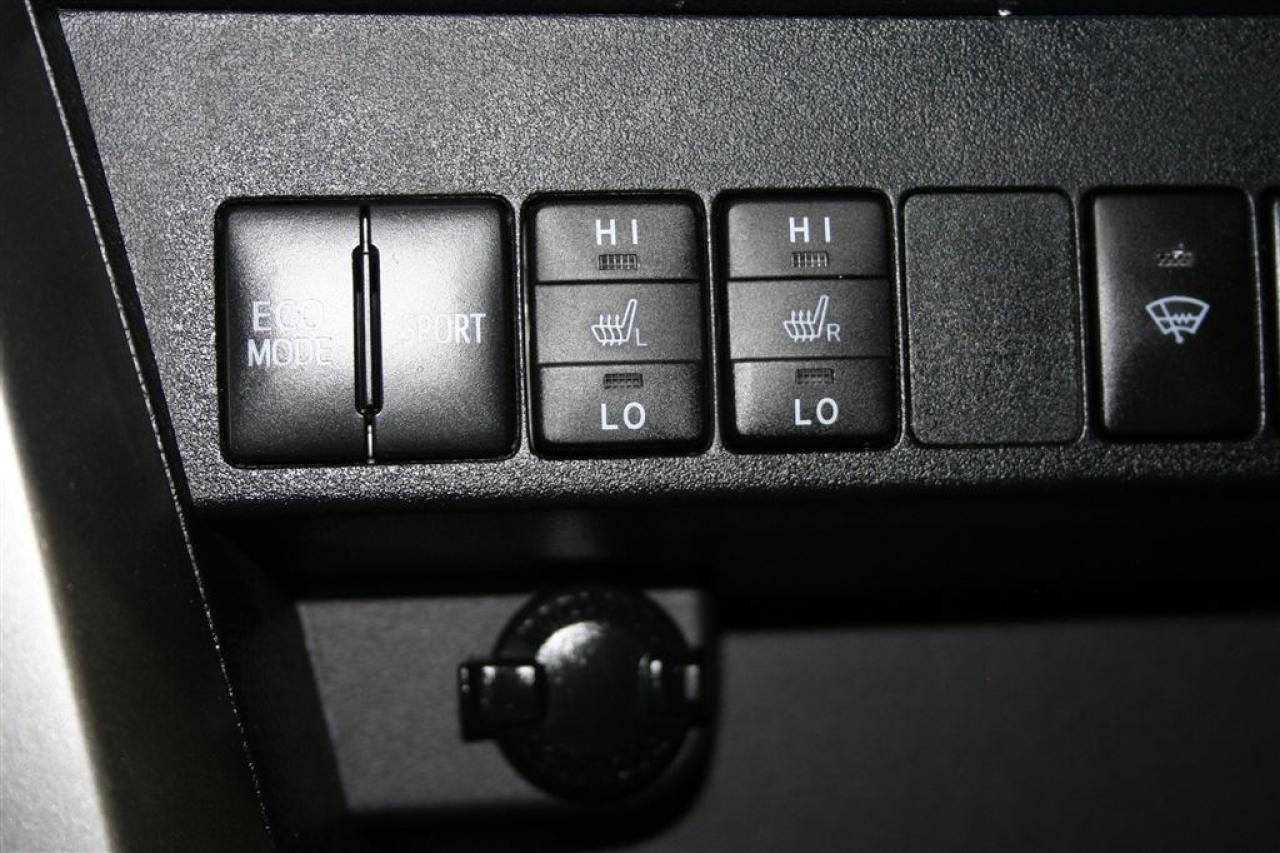 648841