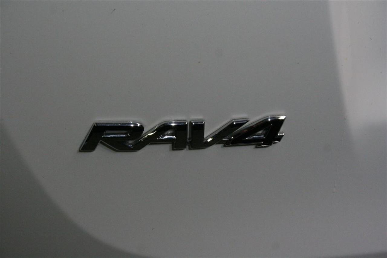 648841