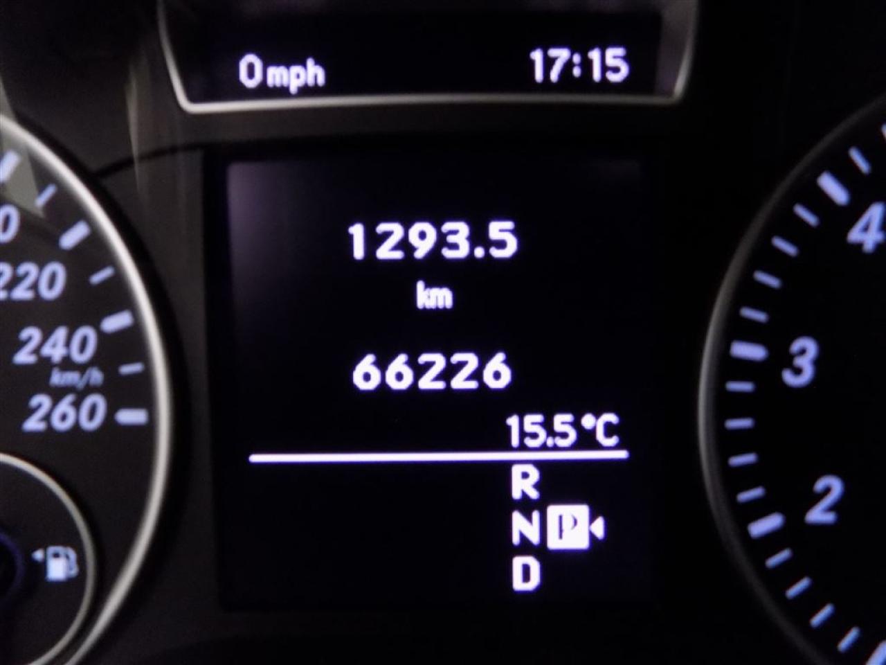 648857