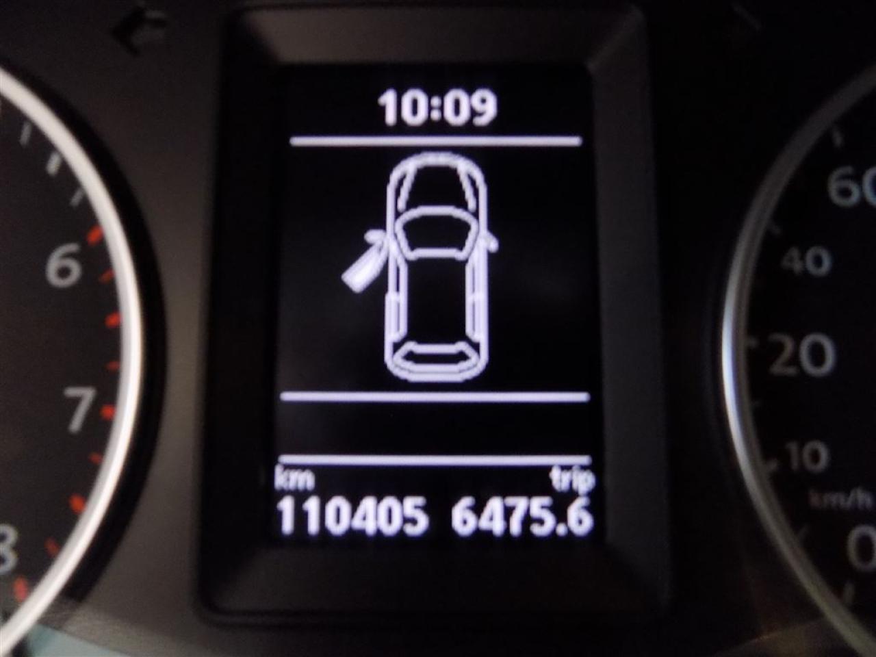 648873