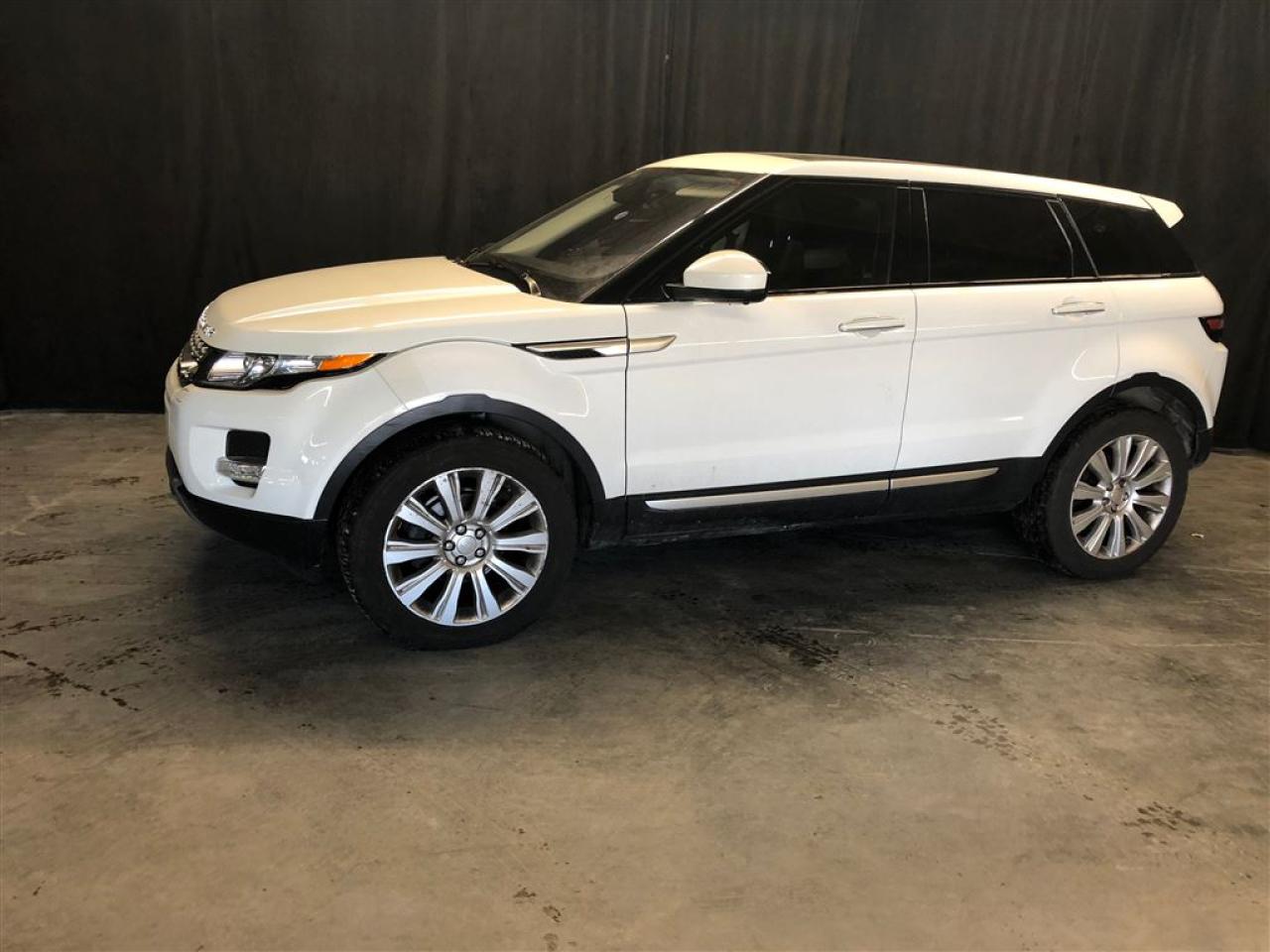 Used 2014 Land Rover Range Rover Evoque Prestige Navi, Pan for sale in St-Eustache, QC
