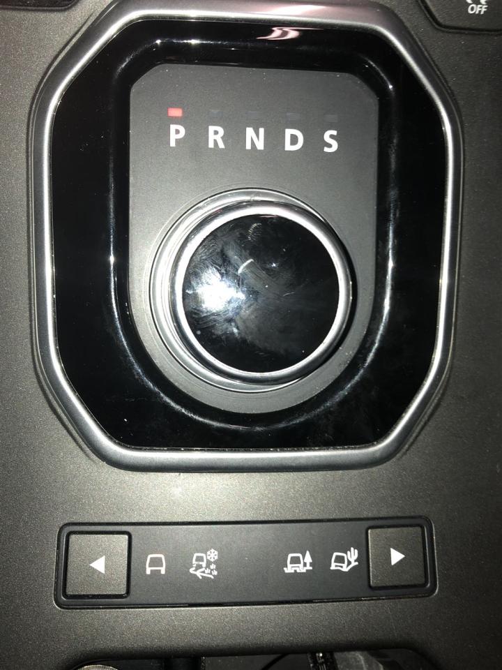 648890