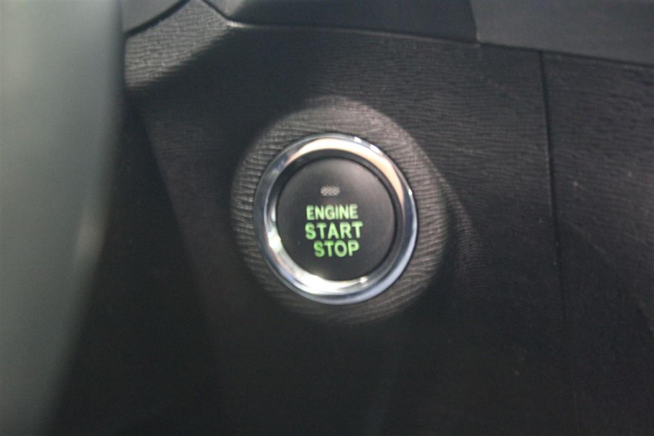 648900