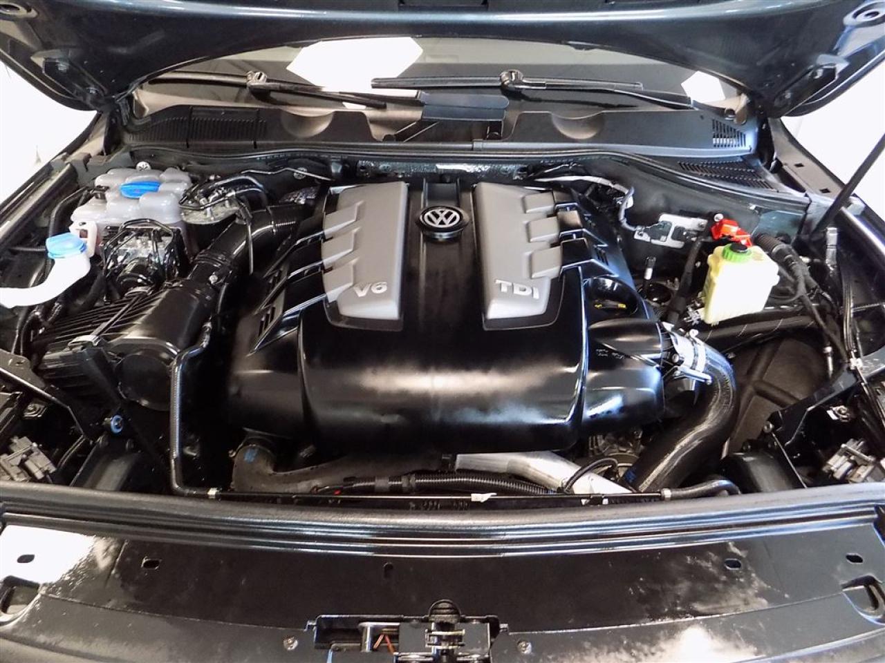 648901