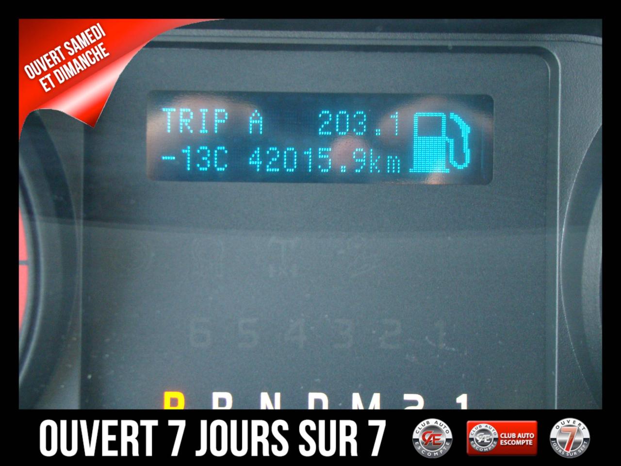 648903