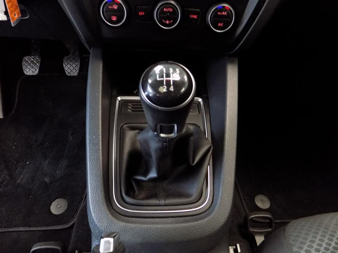 648913