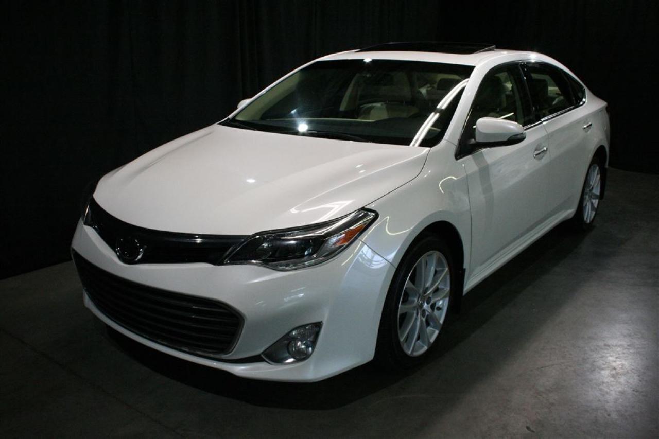 Used 2014 Toyota Avalon  for sale in St-Eustache, QC