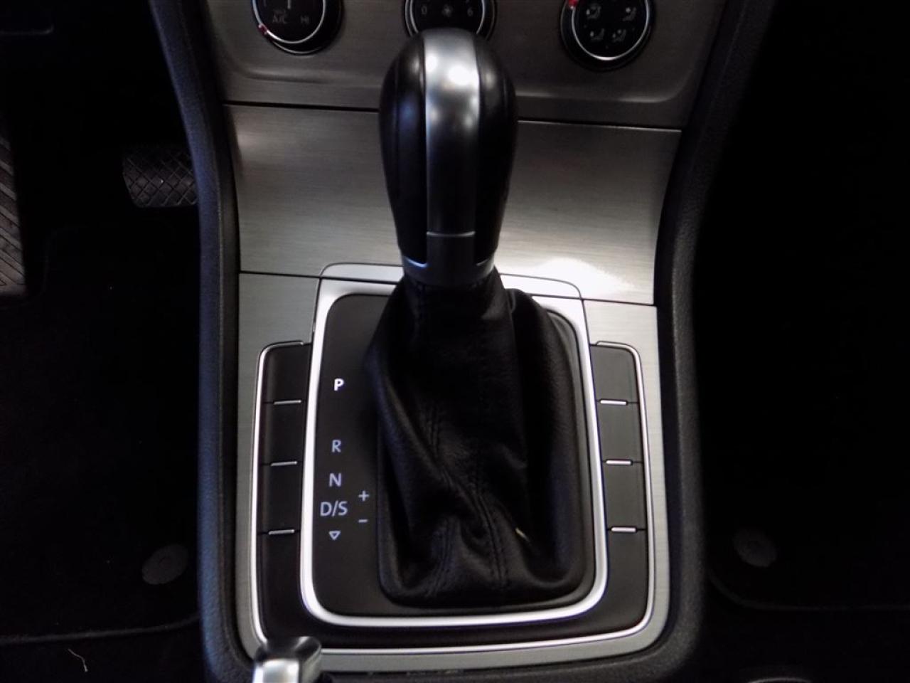 648925