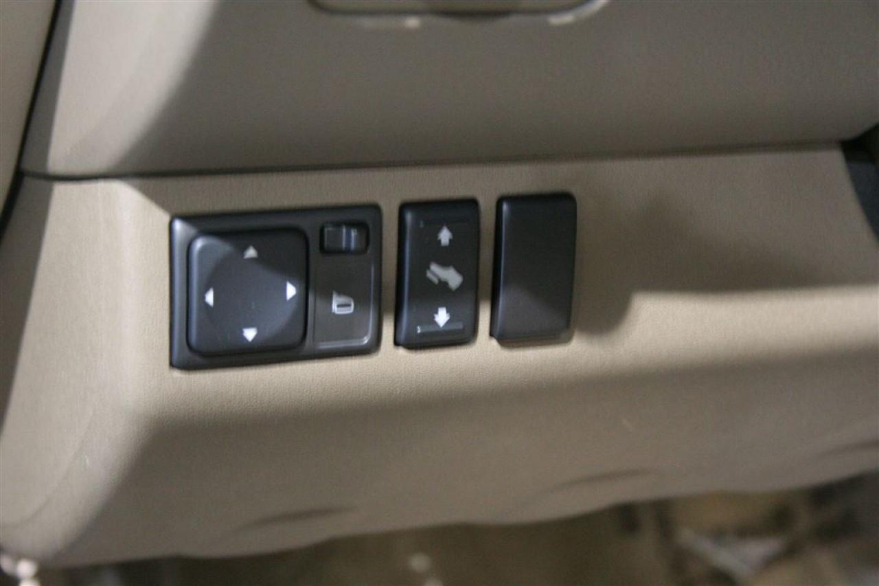 648929