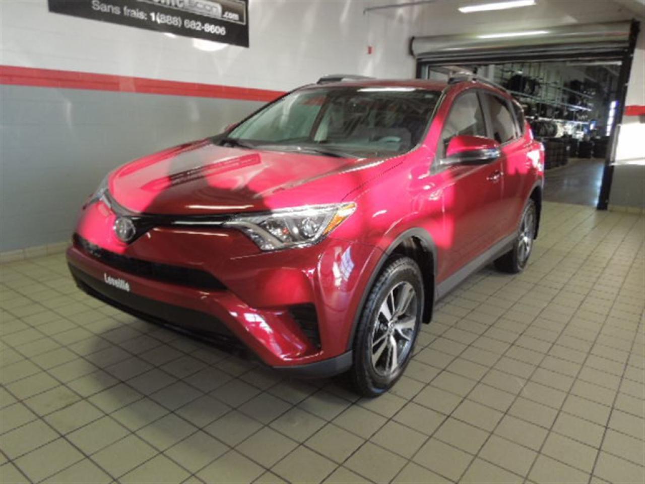 Used 2018 Toyota RAV4 LE for sale in Terrebonne, QC