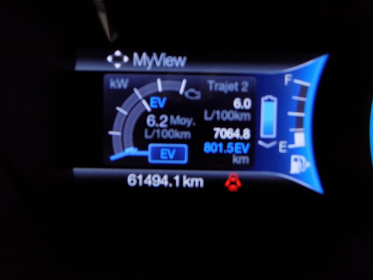 648931