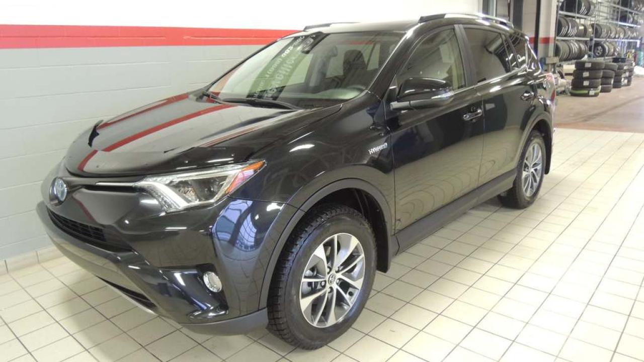 Used 2018 Toyota RAV4 LE for sale in Terrebonne, QC