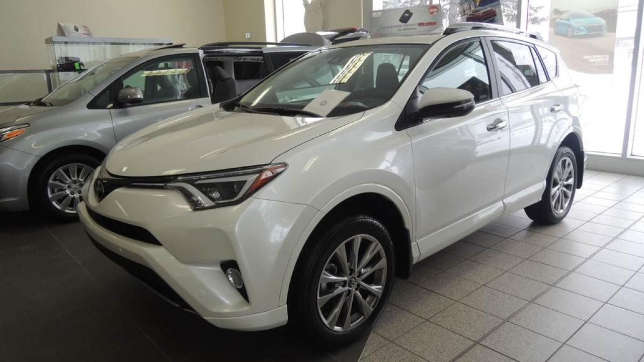 Used 2017 Toyota RAV4 LTD for sale in Terrebonne, QC