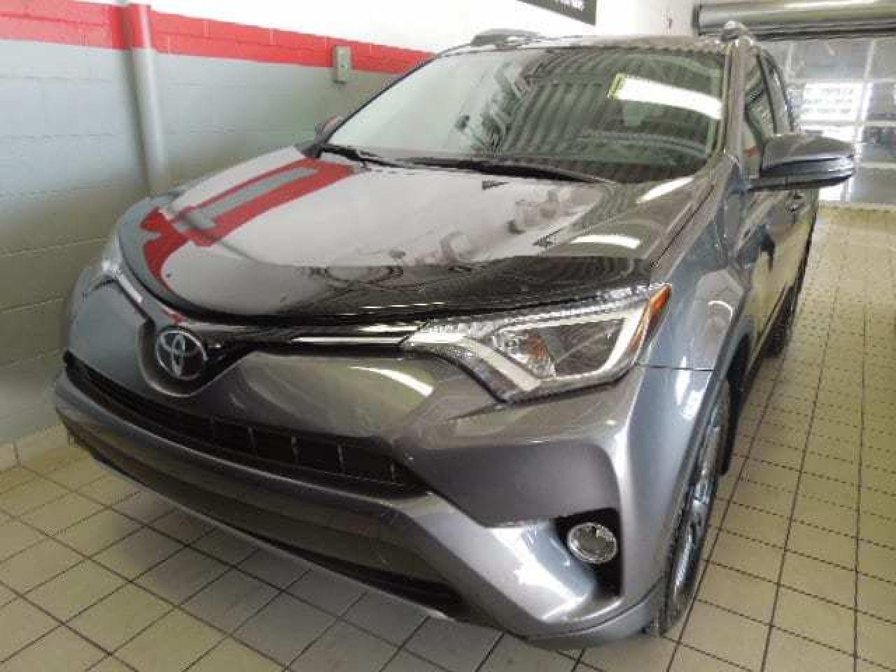 Used 2017 Toyota RAV4 XLE for sale in Terrebonne, QC