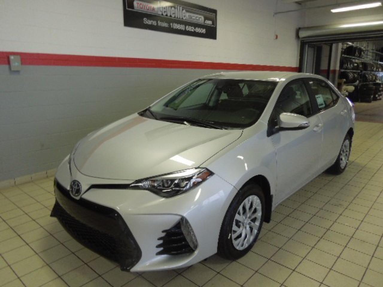 Used 2018 Toyota Corolla SE for sale in Terrebonne, QC