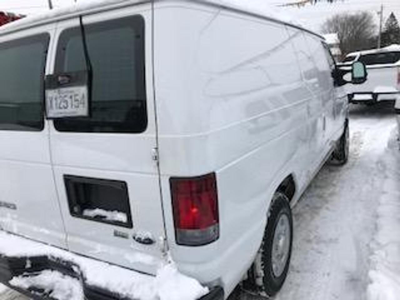 648986.11351560