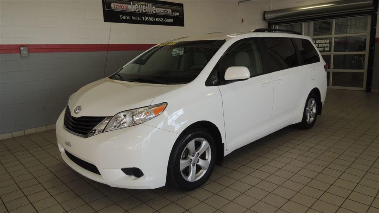 Used 2014 Toyota Sienna LE 8 PASSAGERS for sale in Terrebonne, QC