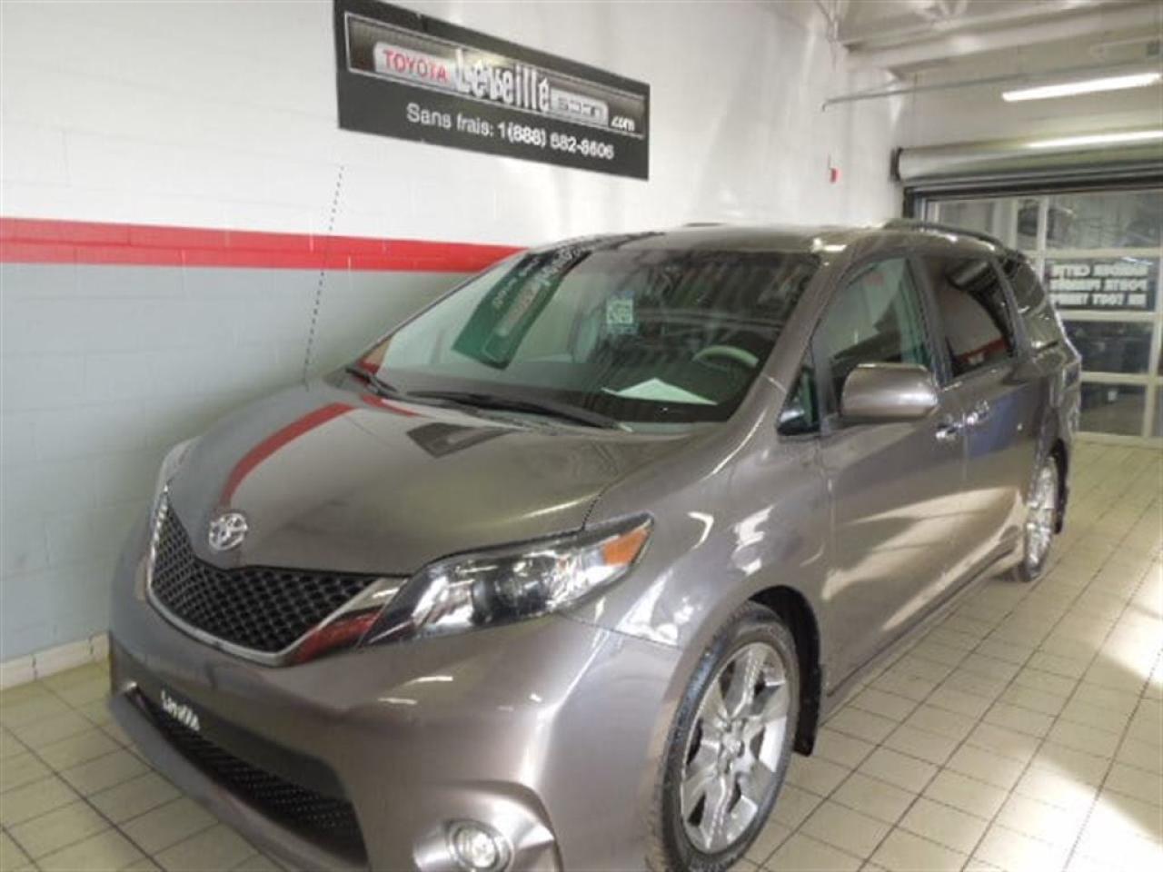 Used 2014 Toyota Sienna Se 8 Passagers for sale in Terrebonne, QC