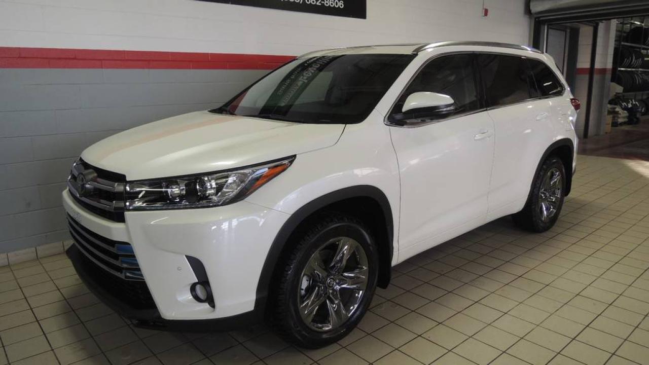 Used 2017 Toyota Highlander LTD for sale in Terrebonne, QC