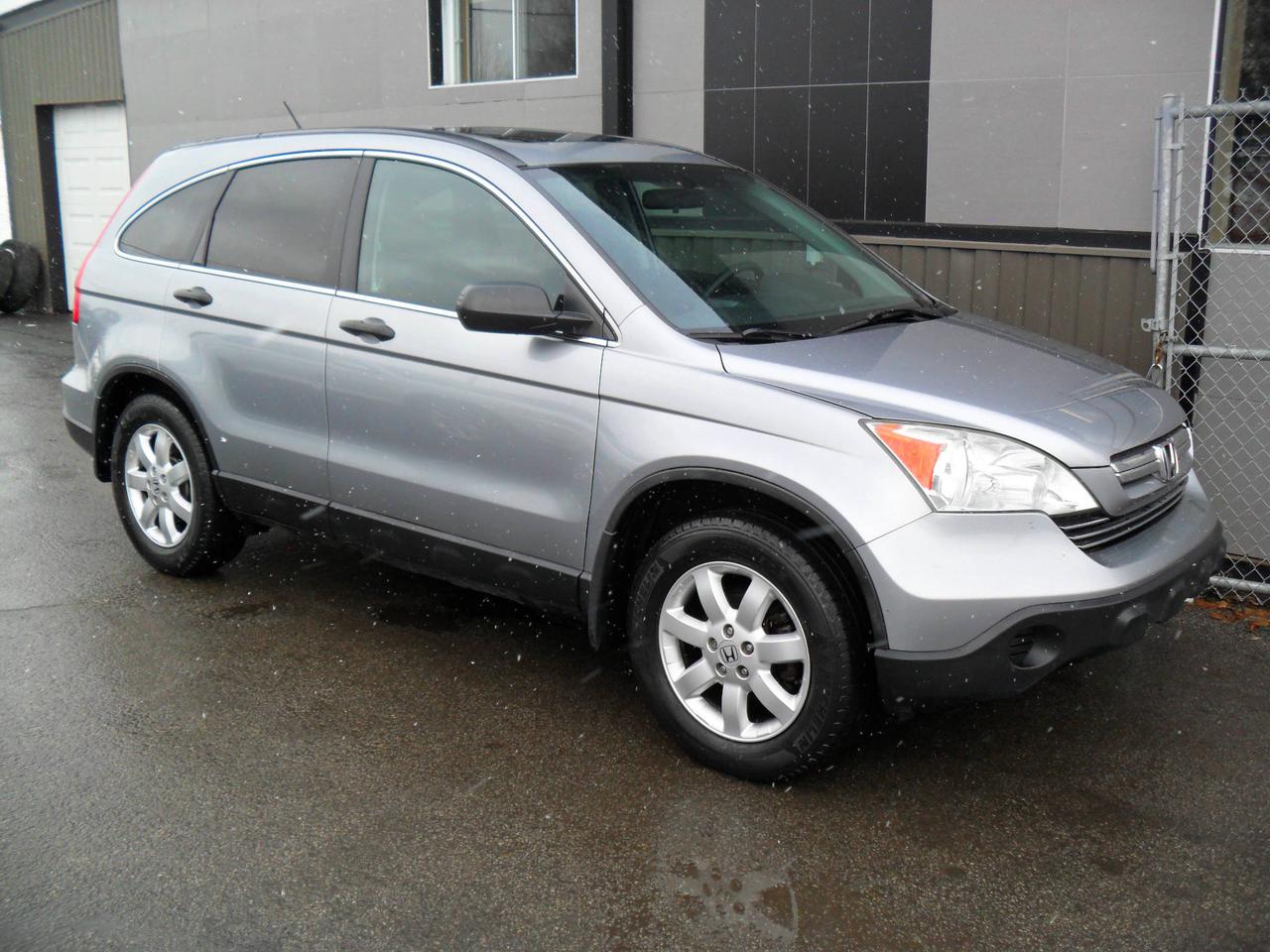 <a href=https://www.autoaubaine.com/Honda-CR-V-c7026066.html>https://www.autoaubaine.com/Honda-CR-V-c7026066.html</a>

excellent VUS 4x4 ECONO et TRES FIABLE, comparable a Toyota RAV4, Hyundai Tucson ou Nissan Rogue, 4 cyl 2.4L VVTi, automatique, inspecté A-1 et GARANTIE de 36 mois ou 60000 KM INCLUSE (moteur + trans + 4x4), toute équipée avec air climatisé, toit ouvrant, CD(6) + MP3 + prise aux., tilt, cruise, mags 225-65-17, etc., échange et financement FACILE possible, excellent VUS 4x4 pour longtemps, info Laurent au 450-686-0303  ou  514-777-2771  * * * * *  www.autounik2000.com    * * * * * message texte 514-777-2771 * * * * * AUTO UNIK 2000  situé au 3923 boul. Samson a Laval (coin Curé-Labelle) H7W 2G1, membre A.M.V.O.Q., TRES VASTE atelier mécanique avec 10 baies de service réparons toutes marques Japonaise, Koréenne, Européenne et Américaines. FINANCEMENT FACILE sur place 1ere, 2e et 3e CHANCE au credit a partir de 3.99 %, VISA + MasterCard accepté,  plusieurs plan de GARANTIE Supplémentaire  disponible jusqu a 48 mois, Plus de 40 vehicules de 900$ a 39900$. ACHAT-VENTE-ECHANGE  Venez nous voir avec votre echange, on l evalue sur place ... pour INFO ou Rendez-Vous en tout temps, Laurent au 450-686-0303 ou 514-777-2771           ***          ENGLISH INFORMATION   at  514-777-2771  ***    Text message at 514-777-2771