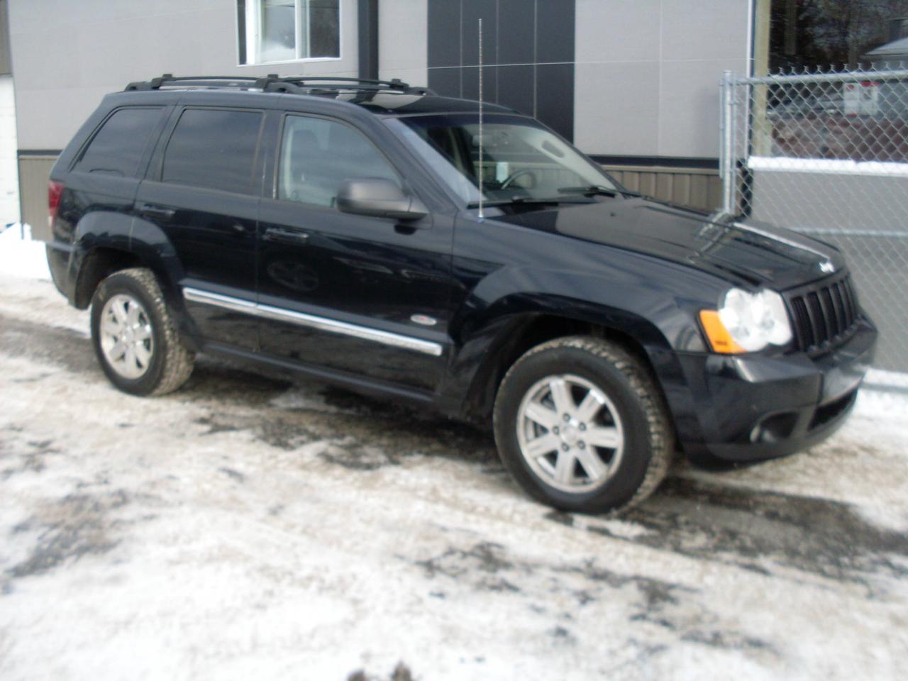 <a href=https://www.autoaubaine.com/Jeep-Grand Cherokee-c6982217.html>https://www.autoaubaine.com/Jeep-Grand Cherokee-c6982217.html</a>

VUS 4x4 3.0 L DIESEL TRES ECONO, edition NORTH,  automatique, toute équipée, démarreur a distance, toit ouvrant, CUIR, sieges chauffants, groupe électrique, hitch 2 , mags avec pneus HIVERS, bonne mécanique roule tres bien, faut voir et essayer, info Laurent au 450-686-0303  ou  514-777-2771  * * * * *  www.autounik2000.com    * * * * * message texte 514-777-2771 * * * * * AUTO UNIK 2000  situé au 3923 boul. Samson a Laval (coin Curé-Labelle) H7W 2G1, membre A.M.V.O.Q., TRES VASTE atelier mécanique avec 10 baies de service réparons toutes marques Japonaise, Koréenne, Européenne et Américaines. FINANCEMENT FACILE sur place 1ere, 2e et 3e CHANCE au credit a partir de 3.69 %, VISA + MasterCard accepté,  plusieurs plan de GARANTIE Supplémentaire  disponible jusqu a 48 mois, Plus de 40 vehicules de 900$ a 39900$. ACHAT-VENTE-ECHANGE  Venez nous voir avec votre echange, on l evalue sur place ... pour INFO ou Rendez-Vous en tout temps, Laurent au 450-686-0303 ou 514-777-2771           ***          ENGLISH INFORMATION   at  514-777-2771  ***    Text message at 514-777-2771