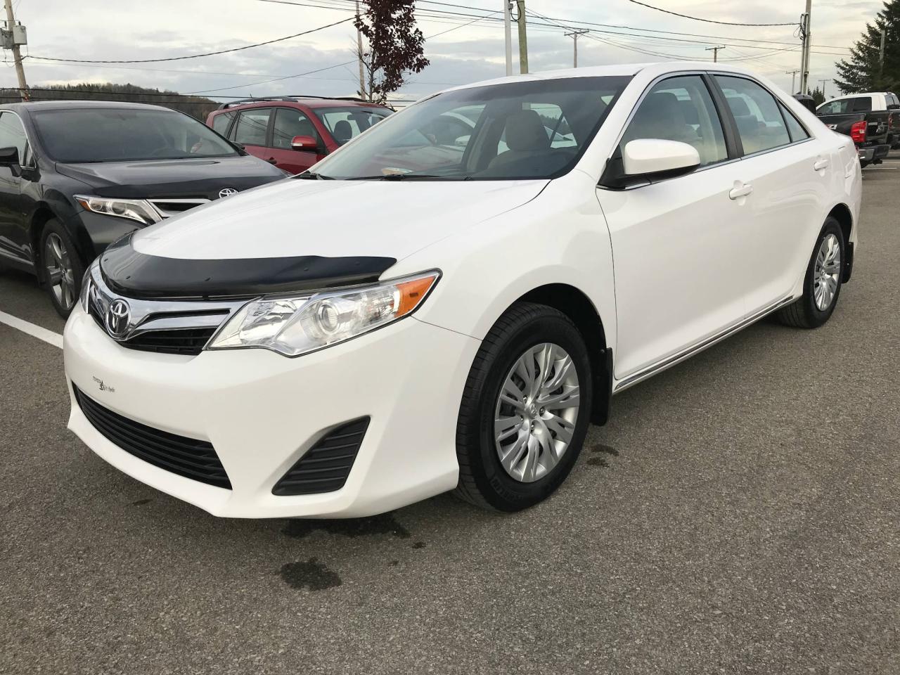 Used 2014 Toyota Camry Berline 4 portes, 4 cyl. en ligne, boîte for sale in Val-David, QC
