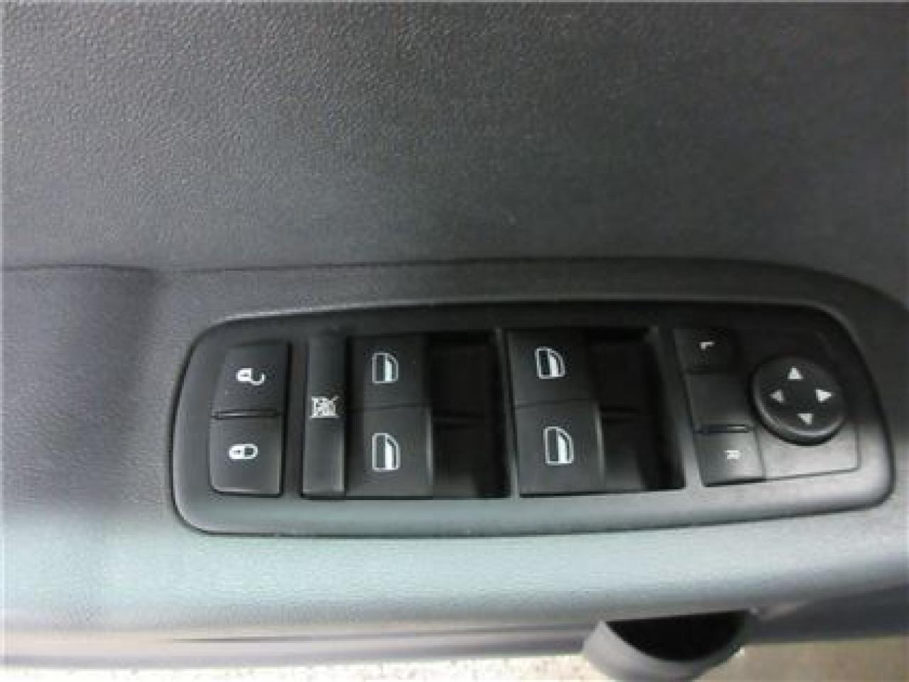 649400