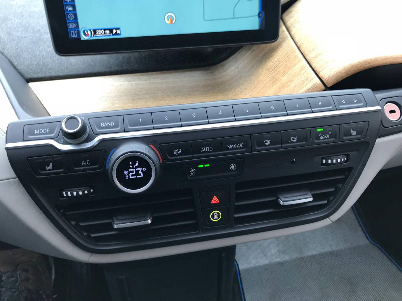 649402.11358994
