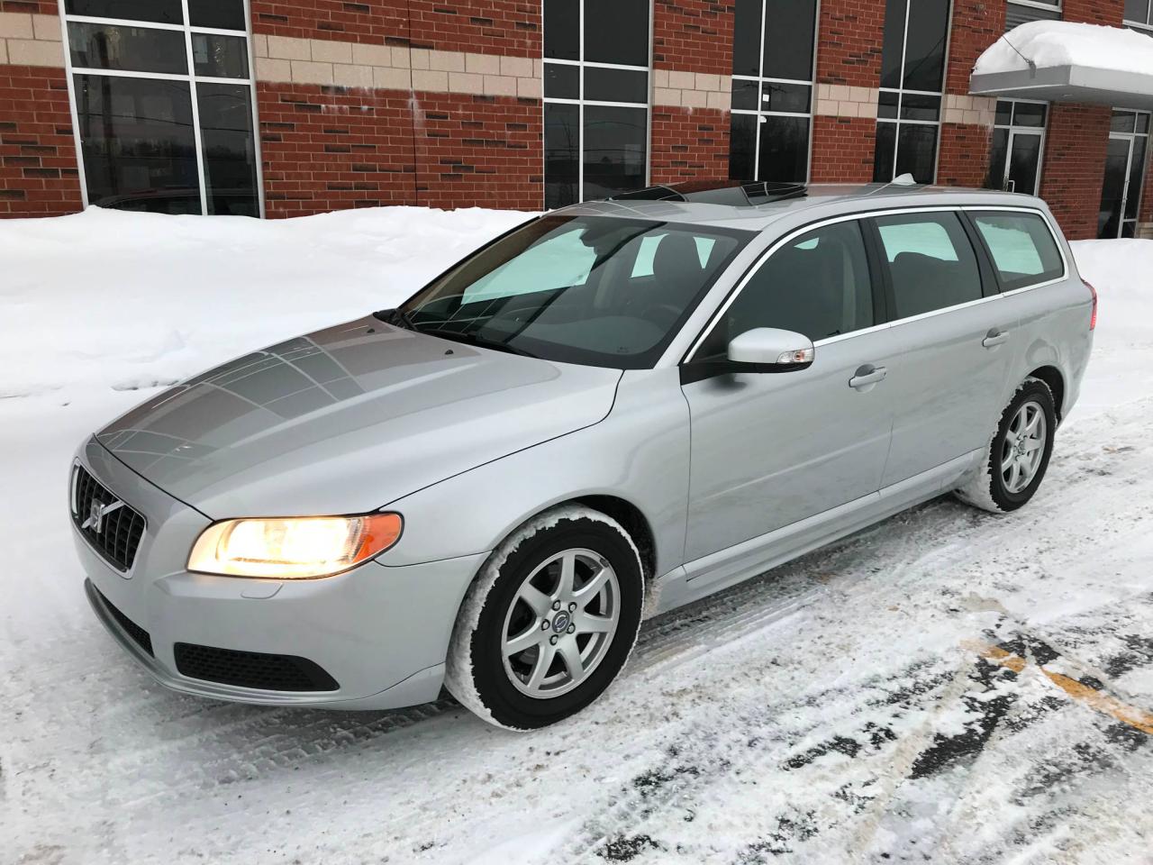 Used 2008 Volvo V70 3,2 L for sale in Terrebonne, QC