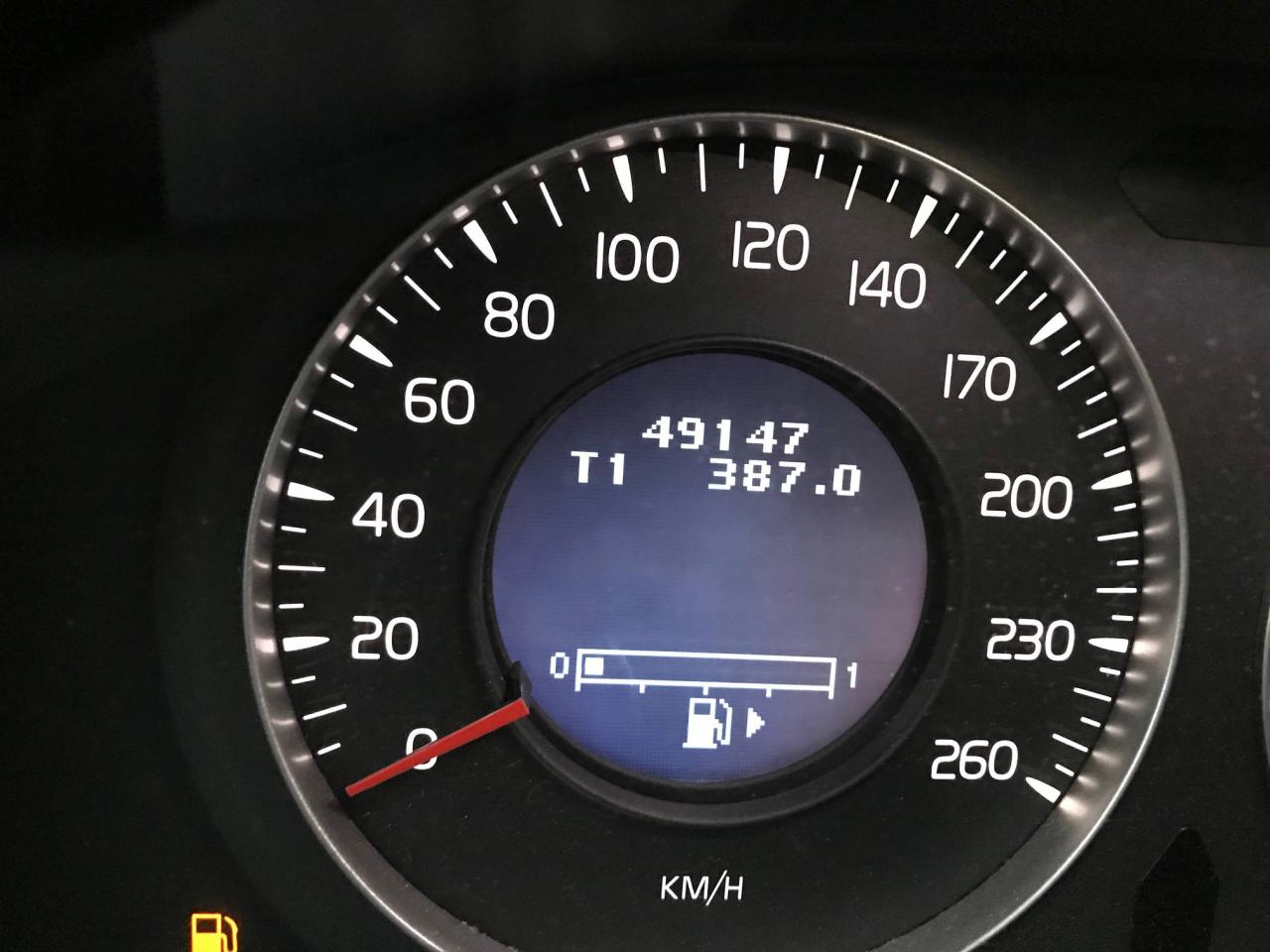 649437