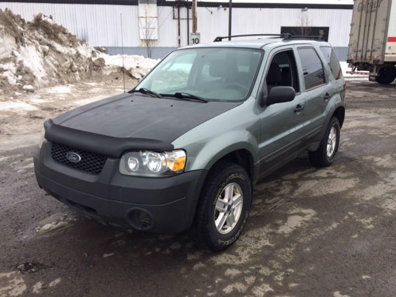 Used 2006 Ford Escape 4 portes XLS, boîte de vitesses manuelle for sale in Quebec, QC